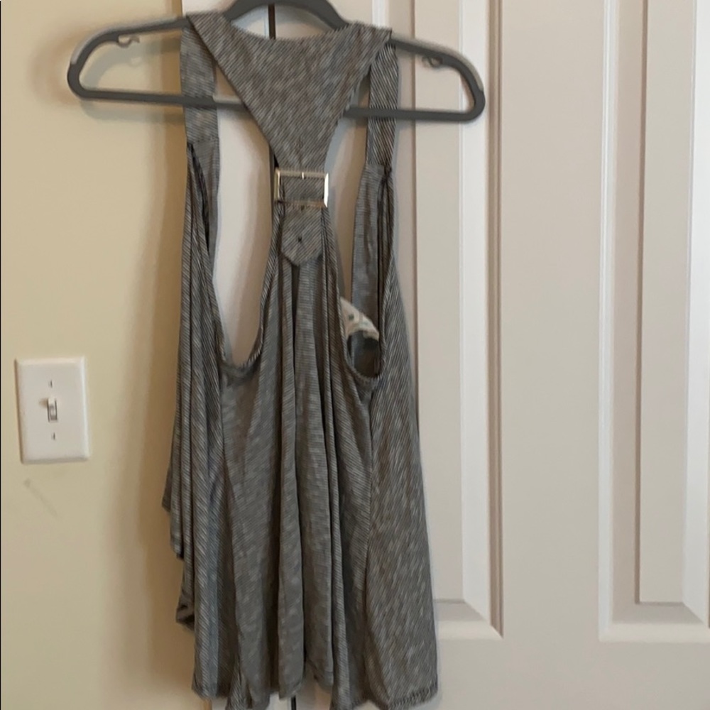 Threads Women’s Vest - Picture 5 of 8